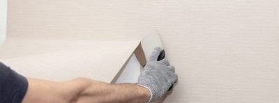 Enlever du papier peint en 6 tapes faciles